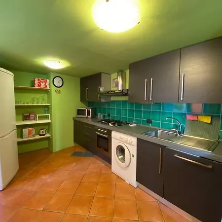 Rainbow House Apartamento Intra