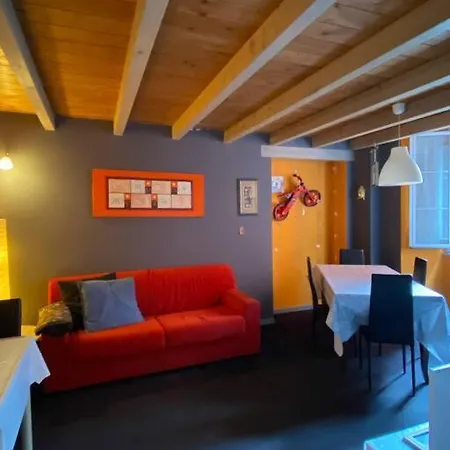 Rainbow House Apartamento Intra